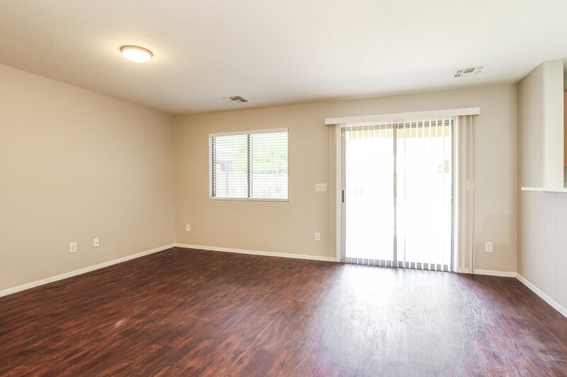 2,165/Mo, 11146 W Brittlewood Dr Phoenix, AZ 85037 Living Room View