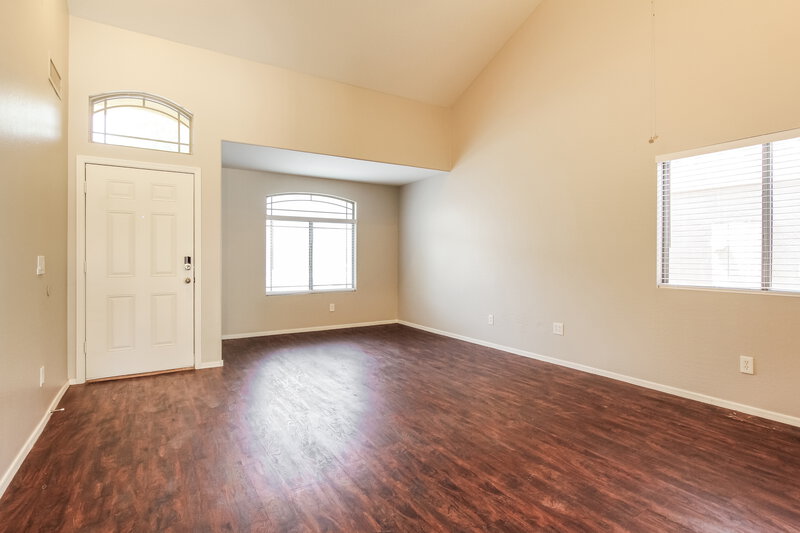 2,165/Mo, 11146 W Brittlewood Dr Phoenix, AZ 85037 Living Room View 3