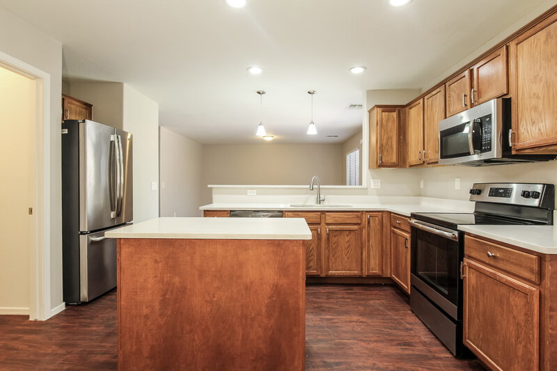 2,165/Mo, 11146 W Brittlewood Dr Phoenix, AZ 85037 Kitchen View