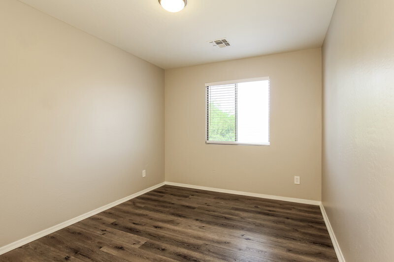 2,165/Mo, 11146 W Brittlewood Dr Phoenix, AZ 85037 Bedroom View 2