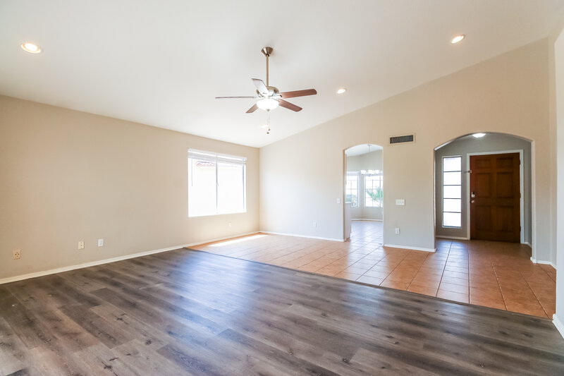 2,335/Mo, 633 S Bonito Ct Gilbert, AZ 85233 Living Room View 2