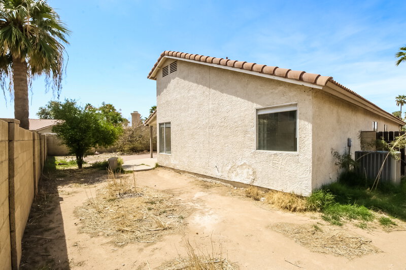 2,335/Mo, 633 S Bonito Ct Gilbert, AZ 85233 Rear View 2