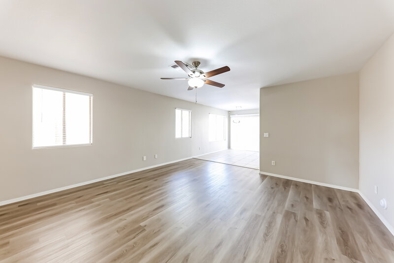 1,990/Mo, 6054 W Jones Ave Phoenix, AZ 85043 Living Room View 2