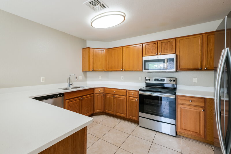 1,875/Mo, 6054 W Jones Ave Phoenix, AZ 85043 Kitchen View