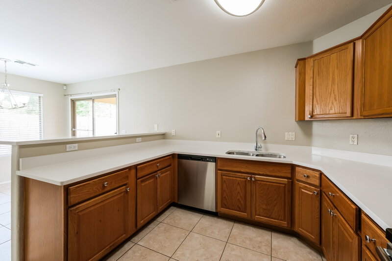 1,875/Mo, 6054 W Jones Ave Phoenix, AZ 85043 Kitchen View 2