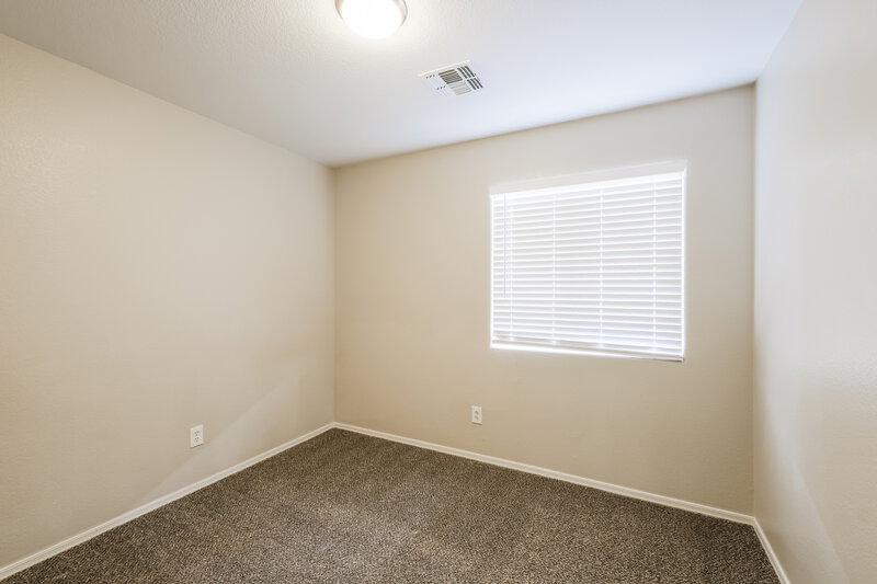 1,875/Mo, 6054 W Jones Ave Phoenix, AZ 85043 Bedroom View
