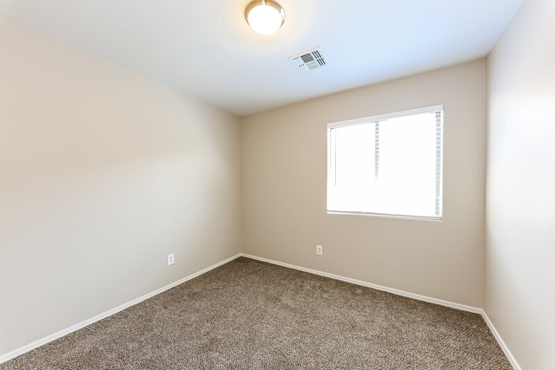 1,990/Mo, 6054 W Jones Ave Phoenix, AZ 85043 Bedroom View 2