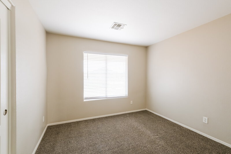 1,875/Mo, 6054 W Jones Ave Phoenix, AZ 85043 Bedroom View 2