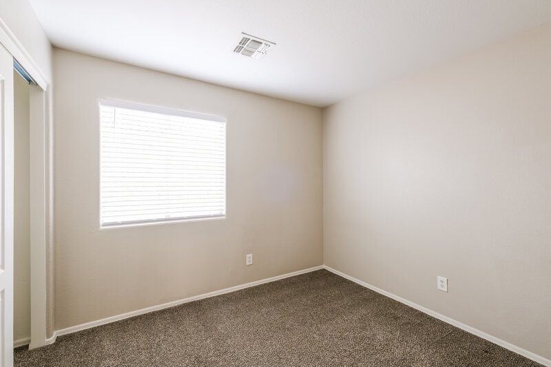 1,875/Mo, 6054 W Jones Ave Phoenix, AZ 85043 Bedroom View 3