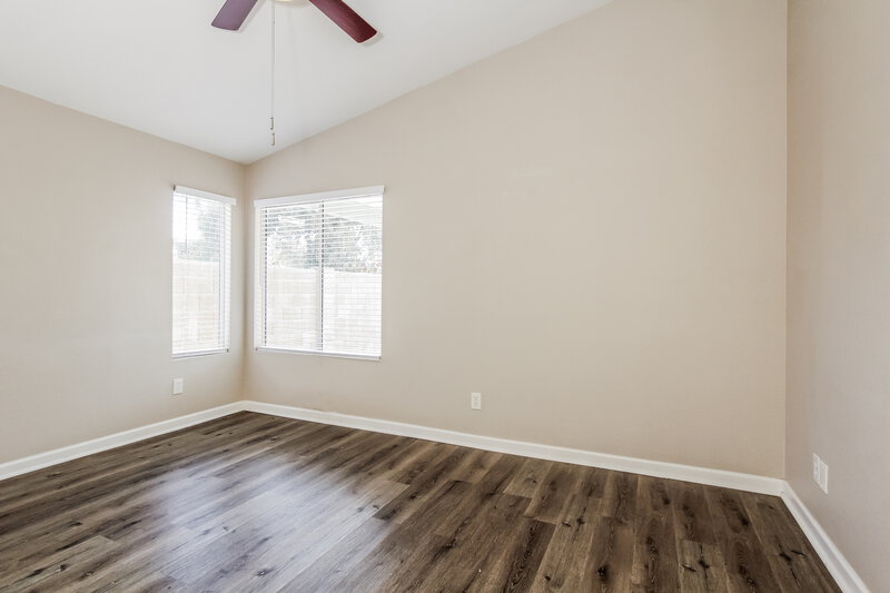 2,015/Mo, 5035 W Kristal Way Glendale, AZ 85308 Main Bedroom View