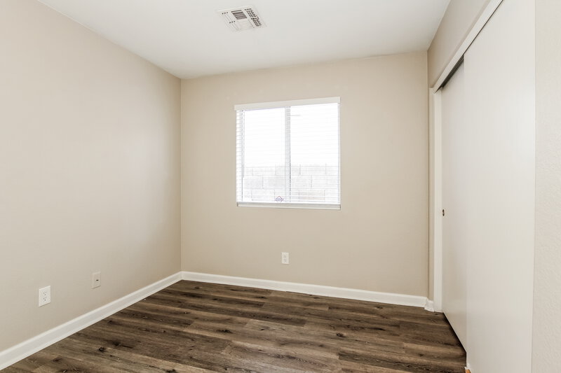 2,015/Mo, 5035 W Kristal Way Glendale, AZ 85308 Bedroom View 3
