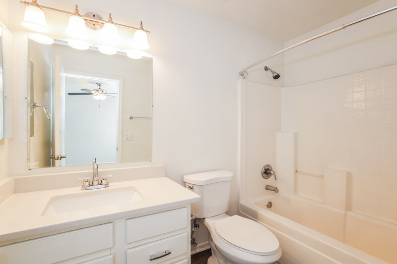 2,010/Mo, 1307 S San Vincente Ct Chandler, AZ 85286 Main Bathroom View