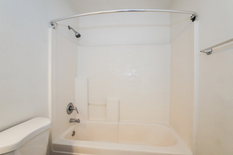 2,010/Mo, 1307 S San Vincente Ct Chandler, AZ 85286 Main Bathroom View 2