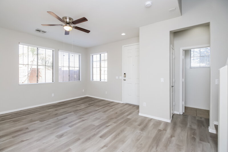 2,075/Mo, 3815 E Flower Ct Gilbert, AZ 85298 Living Room View 3