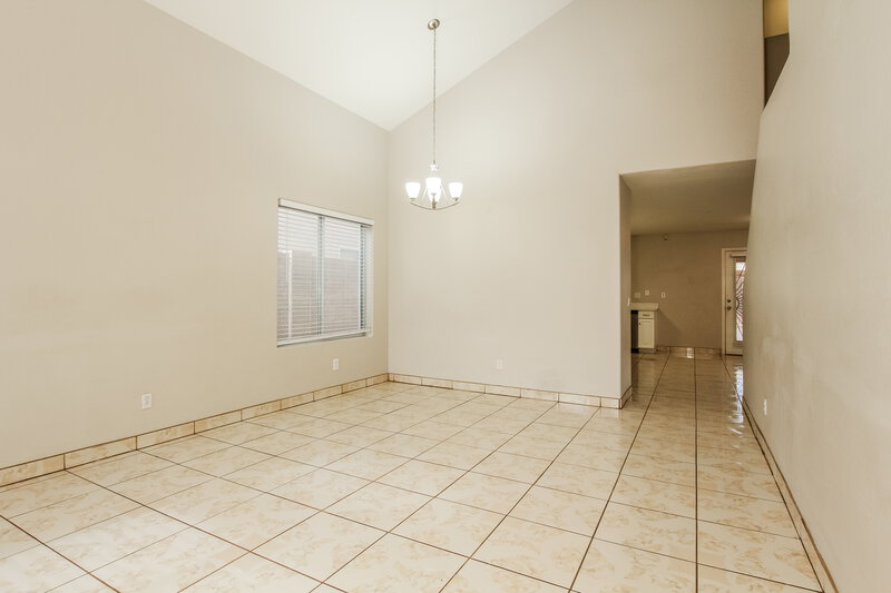 2,165/Mo, 6632 W Watkins St Phoenix, AZ 85043 Living Room View 2