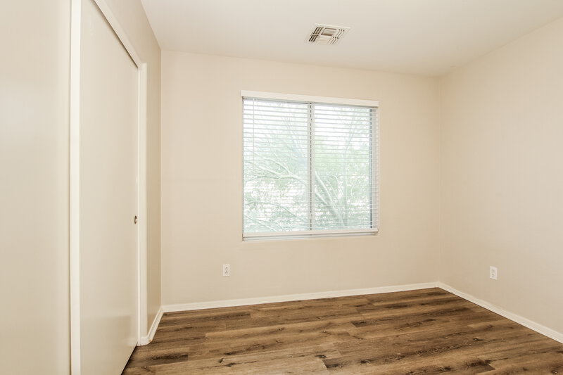 2,165/Mo, 6632 W Watkins St Phoenix, AZ 85043 Bedroom View
