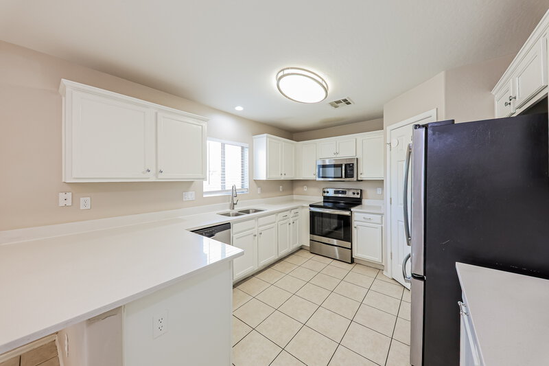 2,015/Mo, 591 S 167th Drive Goodyear, AZ 85338 Kitchen View