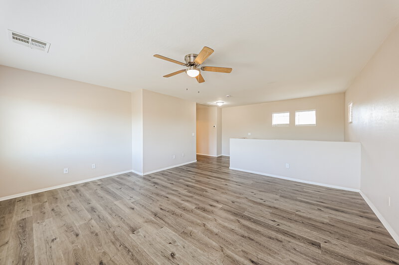 2,015/Mo, 591 S 167th Drive Goodyear, AZ 85338 Family Room View 2