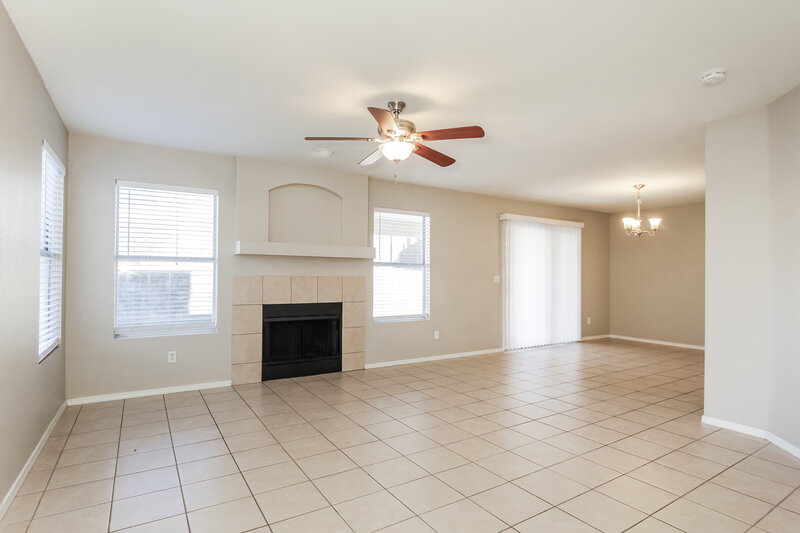1,925/Mo, 11322 W Loren Ln Peoria, AZ 85345 Living Room View