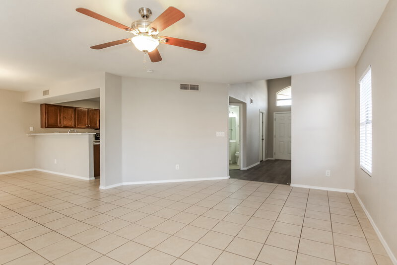 1,925/Mo, 11322 W Loren Ln Peoria, AZ 85345 Living Room View 2