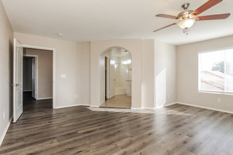 1,925/Mo, 11322 W Loren Ln Peoria, AZ 85345 Main Bedroom View 2