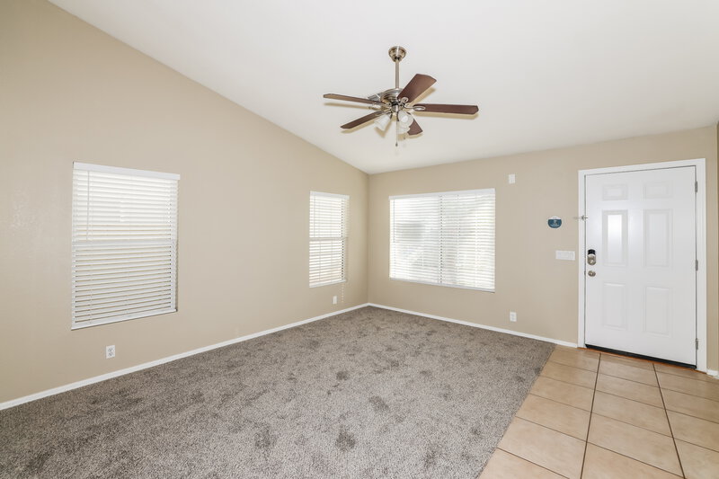 2,135/Mo, 7766 W Sierra Vista Dr Glendale, AZ 85303 Living Room View