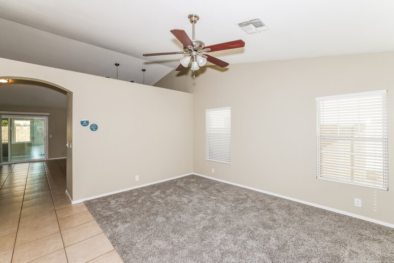 2,135/Mo, 7766 W Sierra Vista Dr Glendale, AZ 85303 Living Room View 2