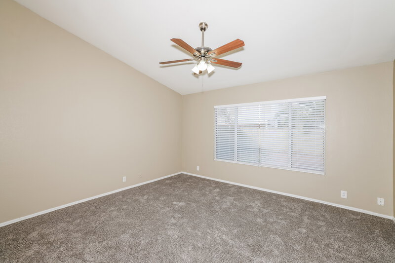 2,135/Mo, 7766 W Sierra Vista Dr Glendale, AZ 85303 Main Bedroom View