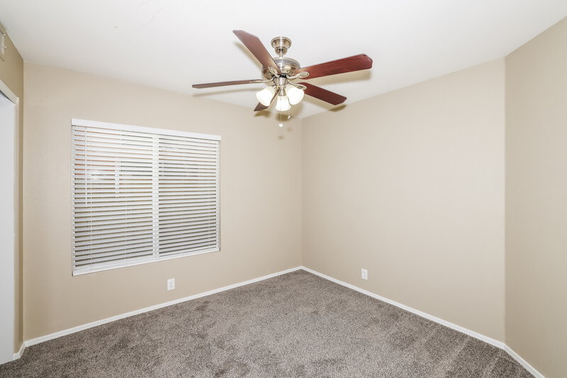 2,135/Mo, 7766 W Sierra Vista Dr Glendale, AZ 85303 Bedroom View