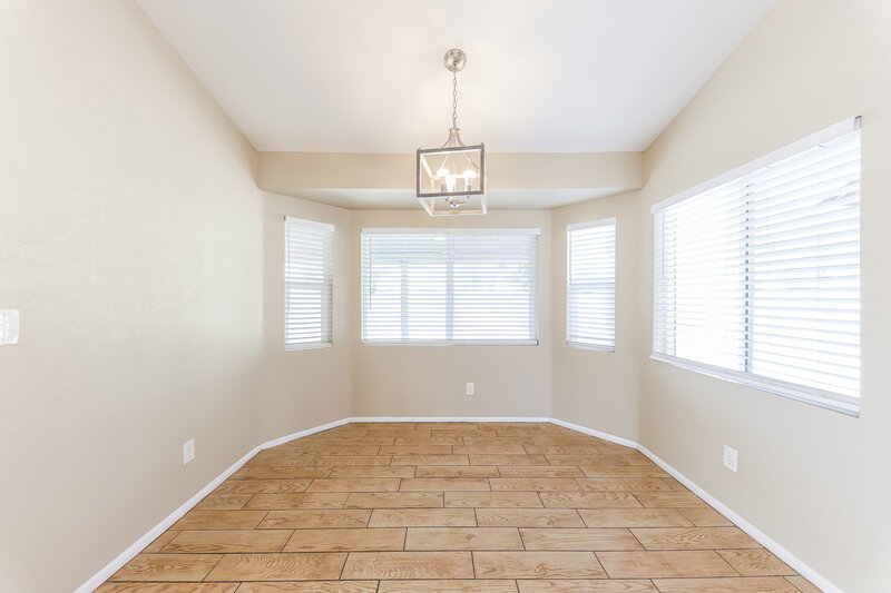 1,975/Mo, 10801 W Wagon Wheel Dr Glendale, AZ 85307 Dining Room View