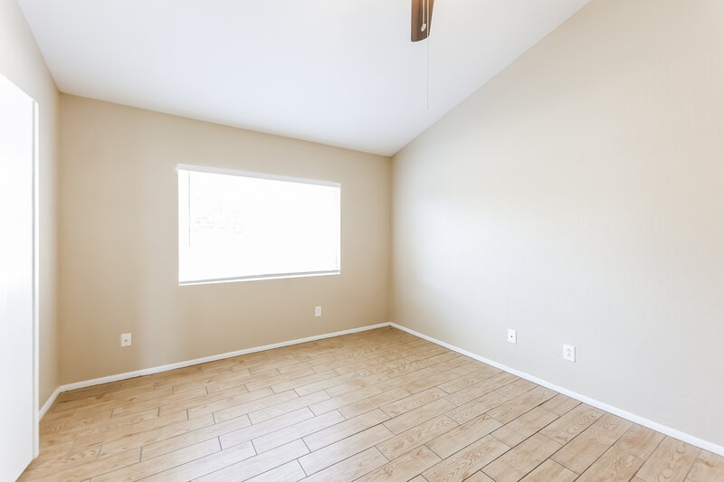 1,975/Mo, 10801 W Wagon Wheel Dr Glendale, AZ 85307 Main Bedroom View