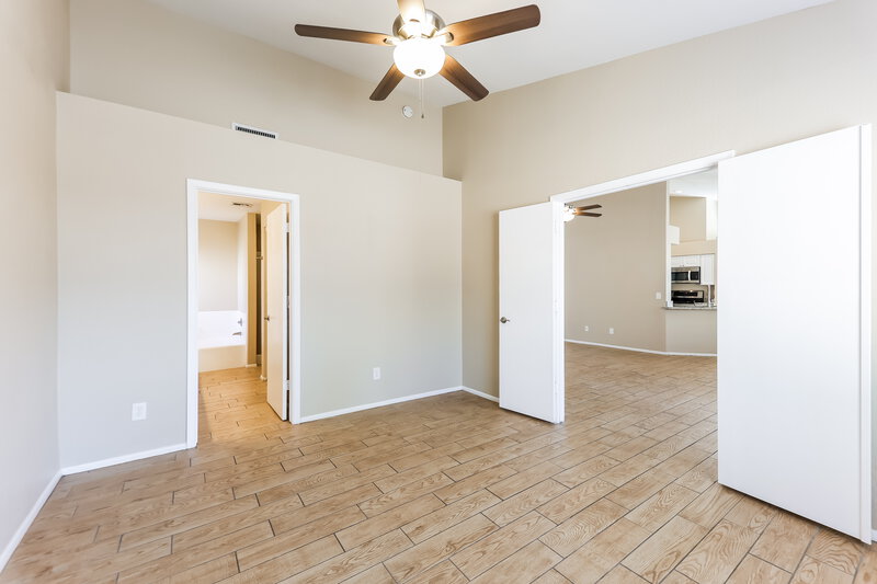 1,975/Mo, 10801 W Wagon Wheel Dr Glendale, AZ 85307 Main Bedroom View 2