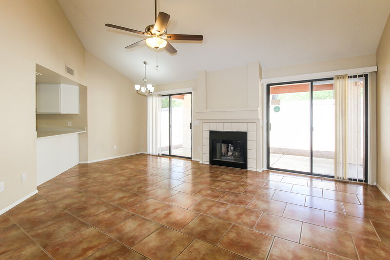 2,930/Mo, 1109 N Willow St Chandler, AZ 85226 Living Room View 4