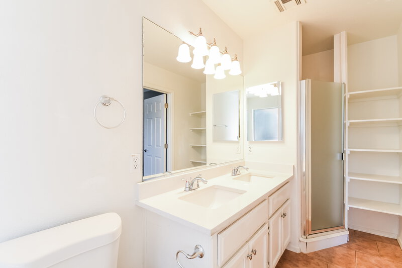 2,160/Mo, 1917 E Marquette Dr Gilbert, AZ 85234 Main Bathroom View 2