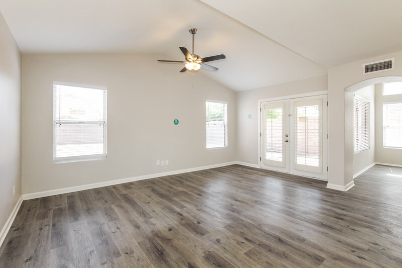 2,640/Mo, 4039 W Salter Dr Glendale, AZ 85308 Dining Room View 2