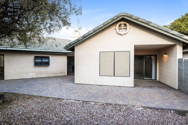 2,385/Mo, 7579 W Wikieup Ln Glendale, AZ 85308 Rear View