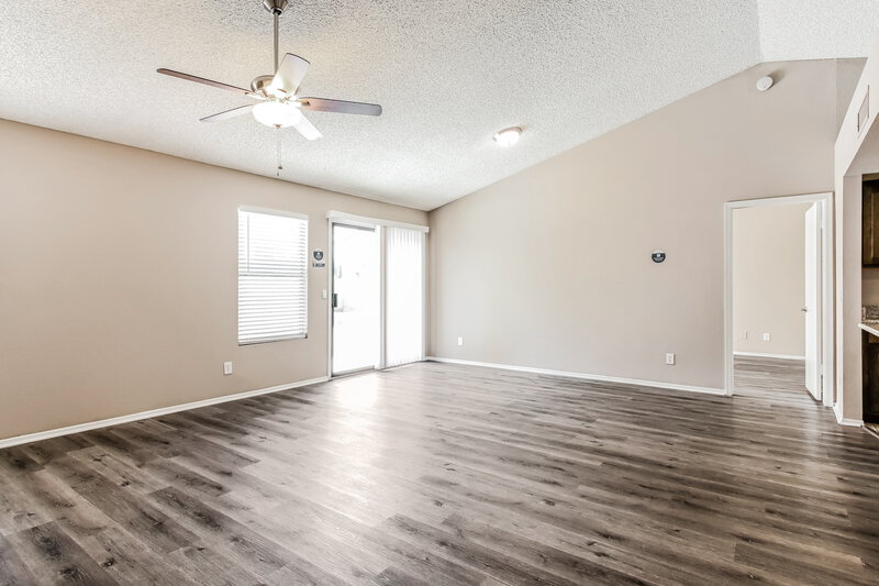 2,100/Mo, 4755 W Oraibi Dr Glendale, AZ 85308 Living Room View