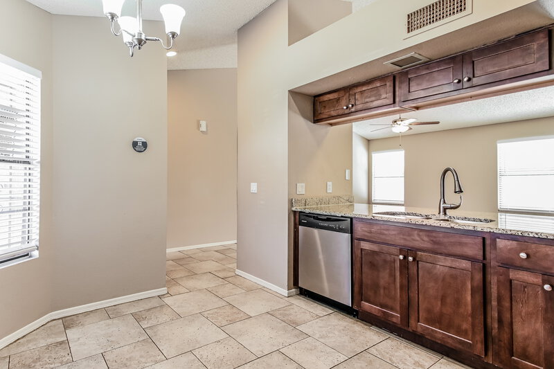 2,100/Mo, 4755 W Oraibi Dr Glendale, AZ 85308 Kitchen View 2