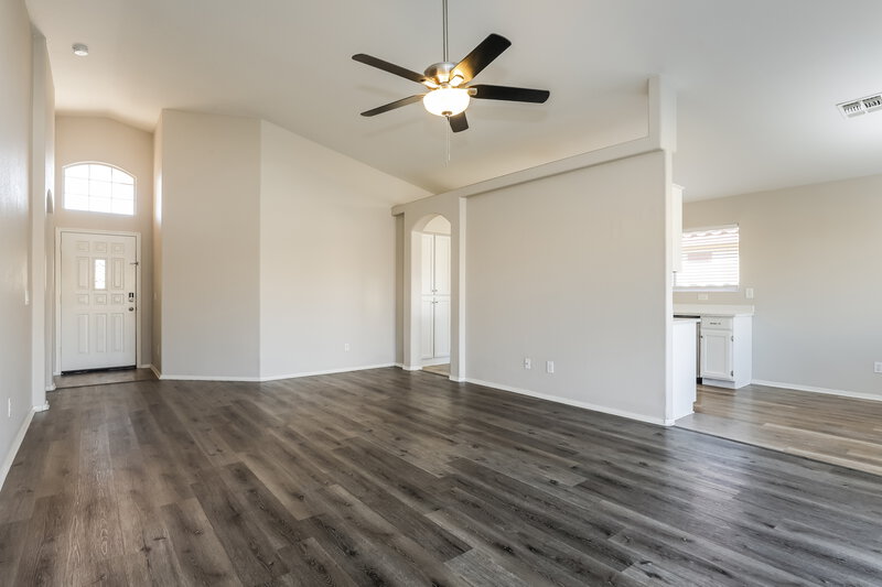 1,980/Mo, 12218 W Cambridge Ave Avondale, AZ 85392 Living Room View