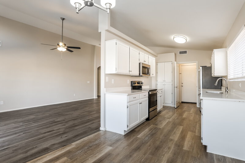 1,980/Mo, 12218 W Cambridge Ave Avondale, AZ 85392 Dining Room View