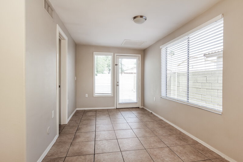 1,770/Mo, 9036 W Holly St Phoenix, AZ 85037 Dining Room View
