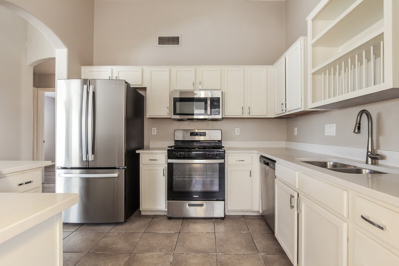 1,770/Mo, 9036 W Holly St Phoenix, AZ 85037 Kitchen View