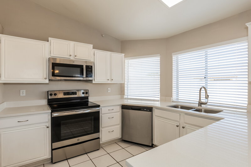 2,295/Mo, 3134 E McKellips Rd Unit 44 Mesa, AZ 85213 Kitchen View 2