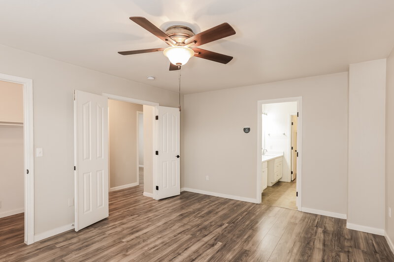 2,370/Mo, 10438 W Georgia Ave Glendale, AZ 85307 Main Bedroom View 2