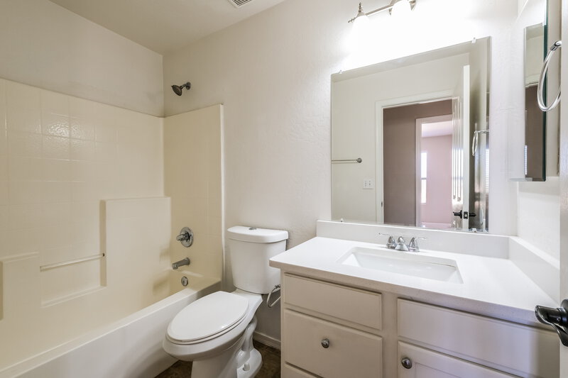 2,250/Mo, 10438 W Georgia Ave Glendale, AZ 85307 Misc View 8