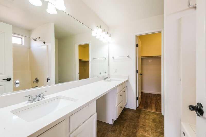 2,250/Mo, 10438 W Georgia Ave Glendale, AZ 85307 Misc View 13