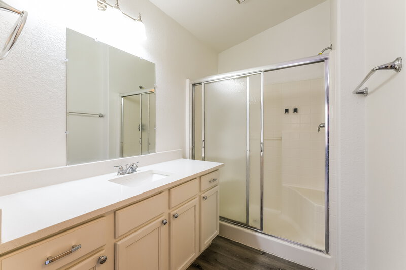 1,855/Mo, 16183 W Buchanan St Goodyear, AZ 85338 Main Bathroom View
