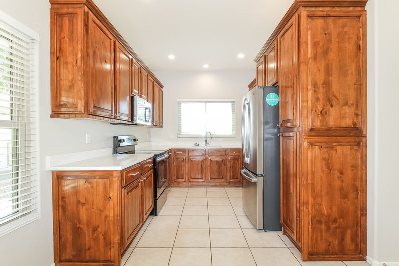 1,965/Mo, 9315 W Monroe St Peoria, AZ 85345 Kitchen View