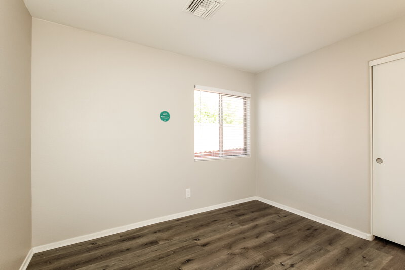 1,965/Mo, 9315 W Monroe St Peoria, AZ 85345 Bedroom View 2