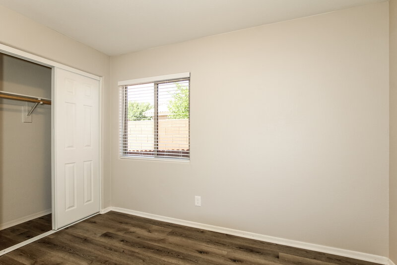 1,965/Mo, 9315 W Monroe St Peoria, AZ 85345 Bedroom View 4